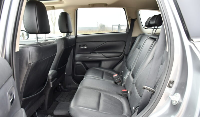 Mitsubishi Outlander 2.0 4WD Plug-In Hybrid full