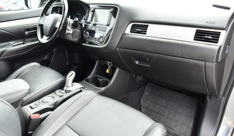 Mitsubishi Outlander 2.0 4WD Plug-In Hybrid full