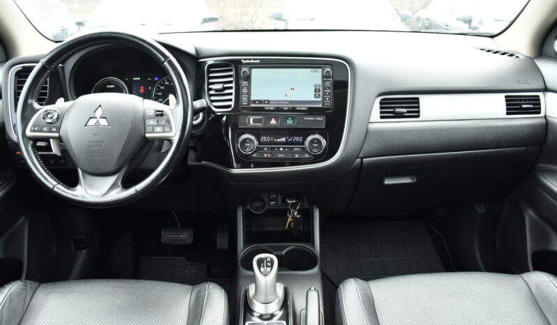 Mitsubishi Outlander 2.0 4WD Plug-In Hybrid full