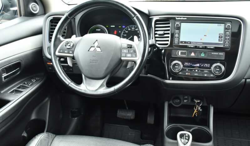 Mitsubishi Outlander 2.0 4WD Plug-In Hybrid full