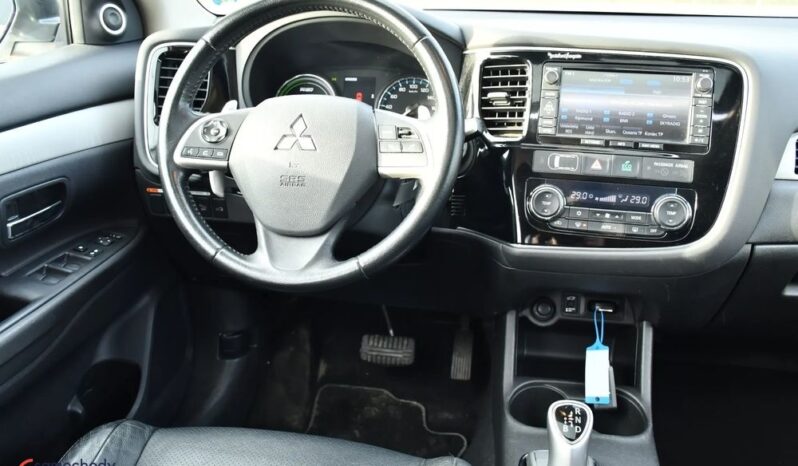 Mitsubishi Outlander 2.0 4WD Plug-In Hybrid full