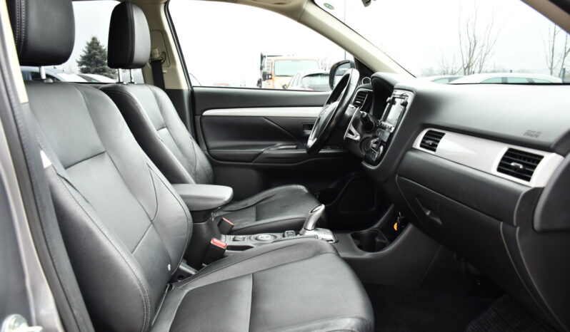 Mitsubishi Outlander 2.0 4WD Plug-In Hybrid full